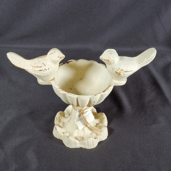 Mini Cast Iron Bird Bath - Picture 2 of 3